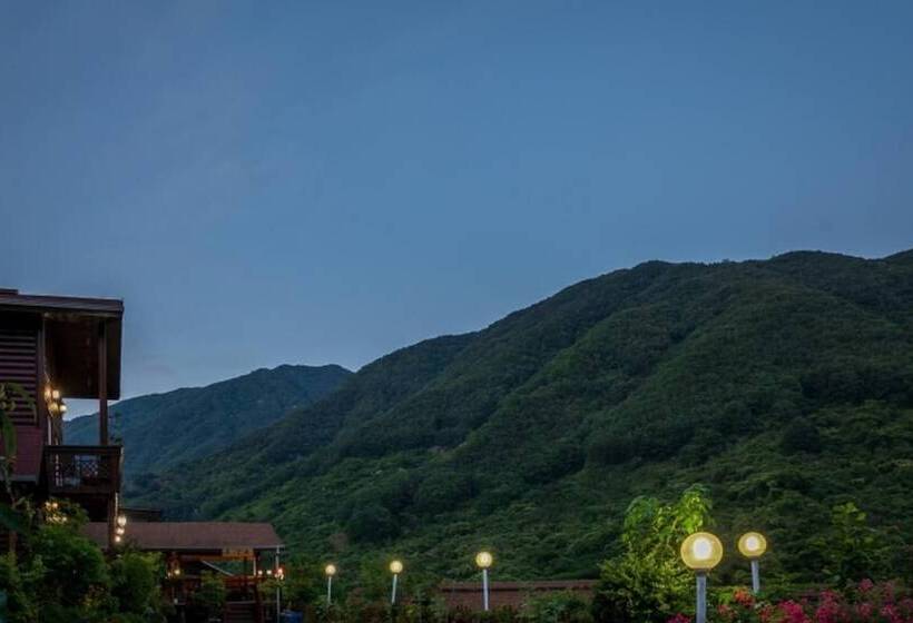 Gurye Jeonmangjoeunjip Pension