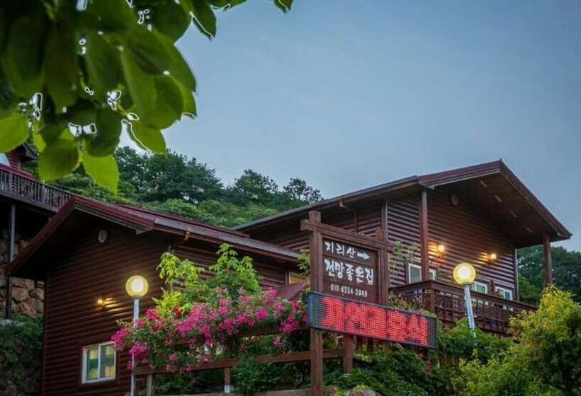 Gurye Jeonmangjoeunjip Pension