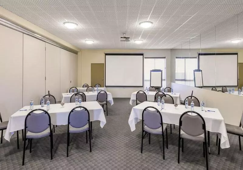 ホテル Breakfree Queanbeyan