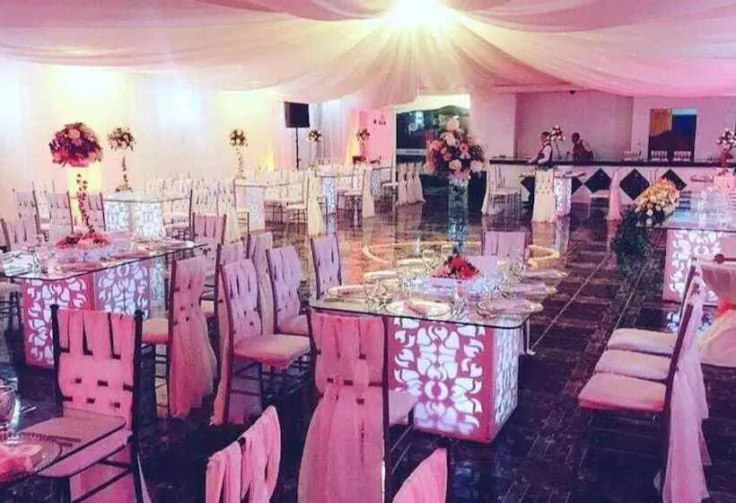 ホテル Hostería El Prado