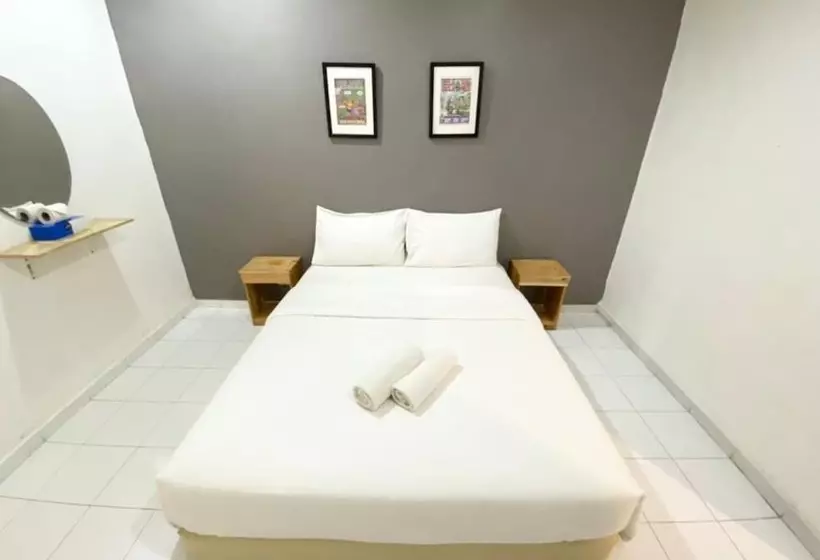 One One 08 Hotel Sungkai