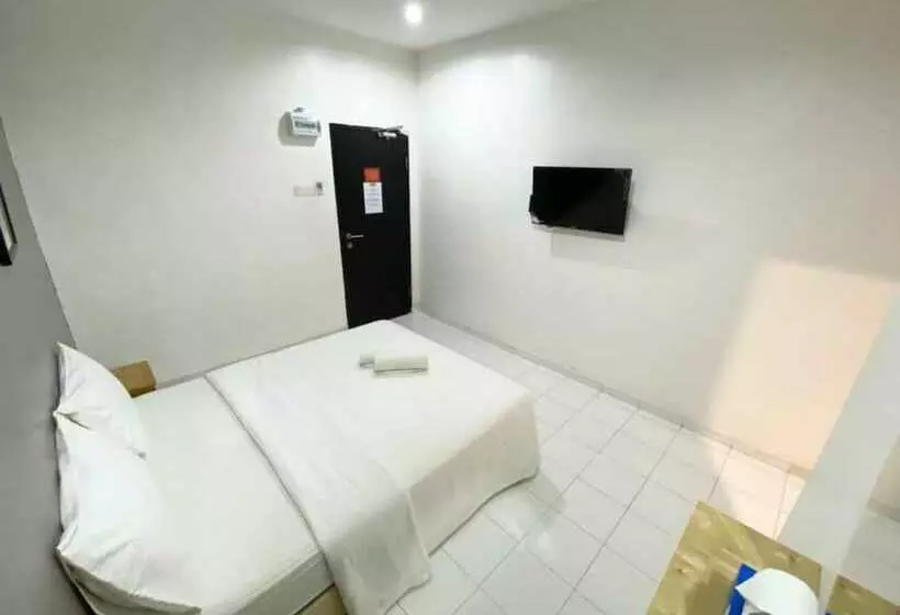One One 08 Hotel Sungkai