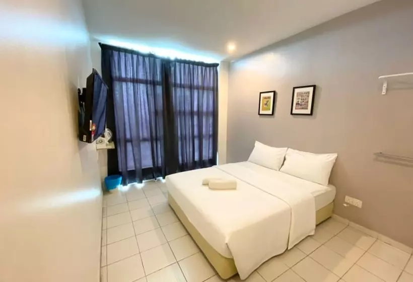 One One 08 Hotel Sungkai