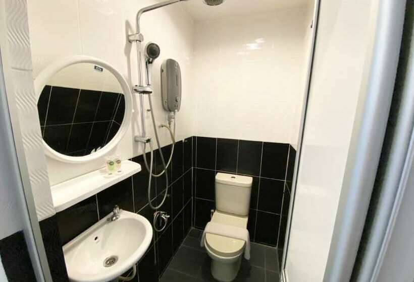 One One 08 Hotel Sungkai