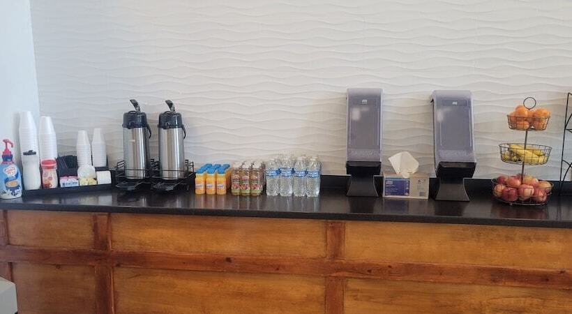 هتل The Royal Inn & Suites