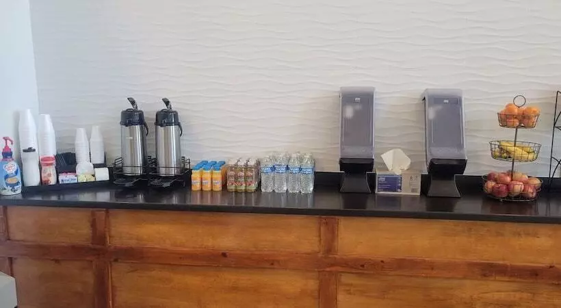 Hotelli The Royal Inn & Suites