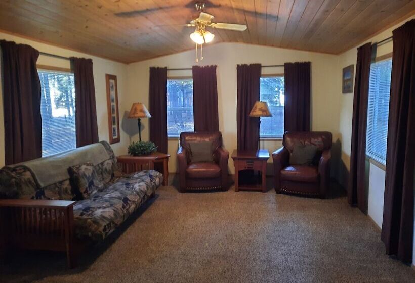 酒店 Willamette Pass Inn