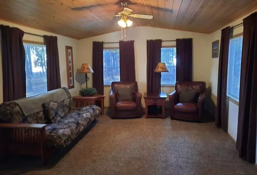 Hotelli Willamette Pass Inn