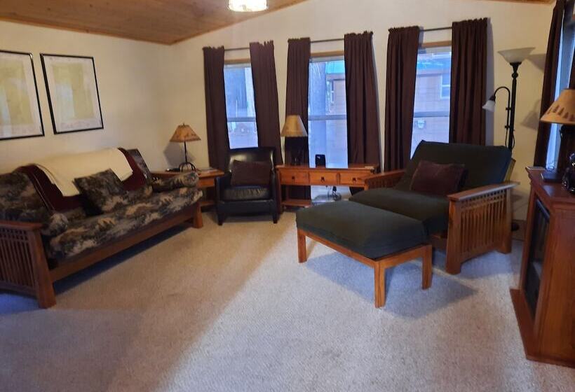 酒店 Willamette Pass Inn