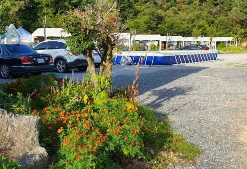 Jecheon Hilark Glamping Pension