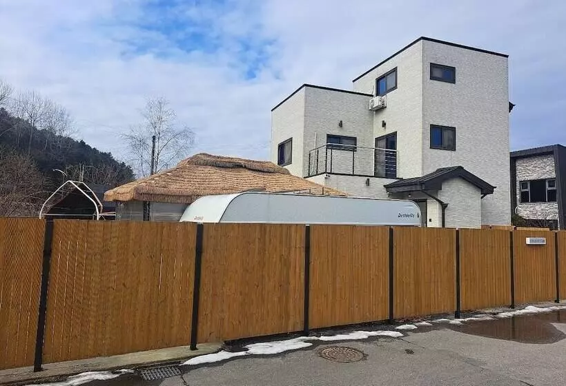 Majatalo Chuncheon Staysaint21 Poolvilla