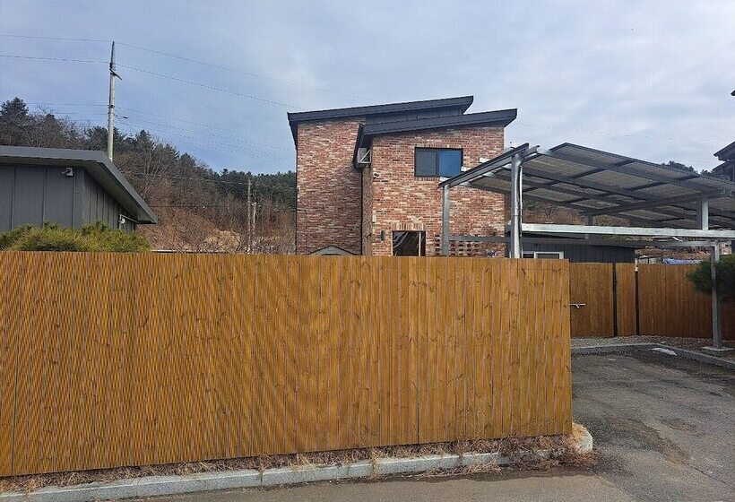 بنسيون Chuncheon Staysaint21 Poolvilla