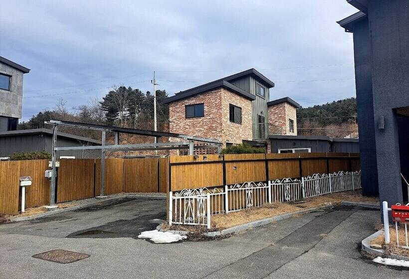 بنسيون Chuncheon Staysaint21 Poolvilla
