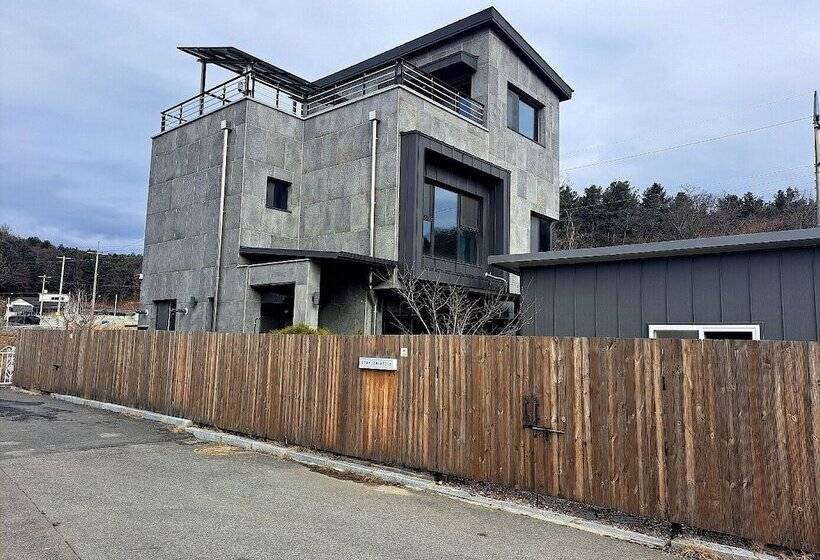 بنسيون Chuncheon Staysaint21 Poolvilla