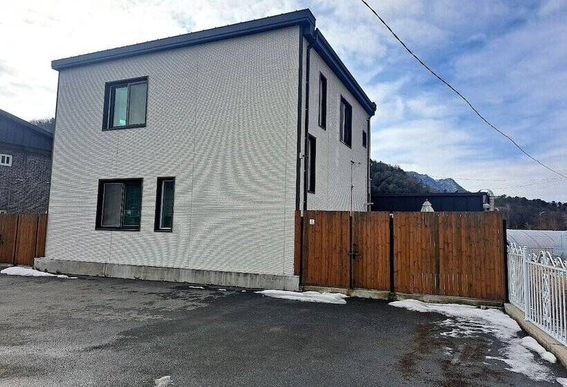 بنسيون Chuncheon Staysaint21 Poolvilla