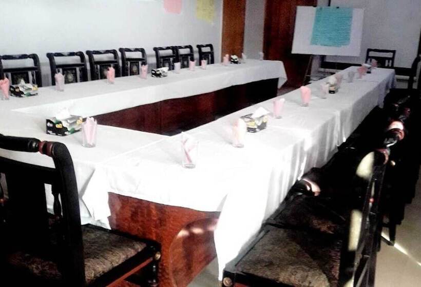 پانسیون Indus Guest House