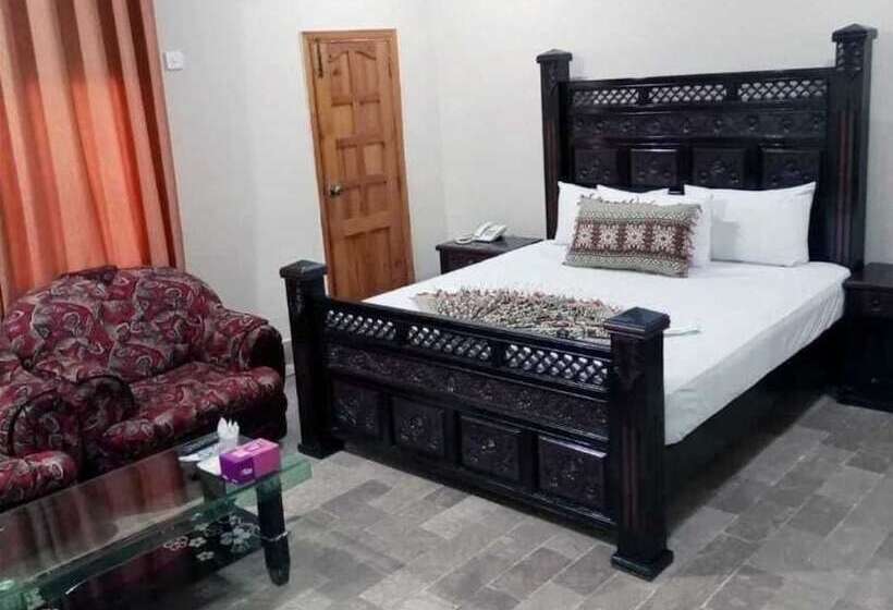 پانسیون Indus Guest House