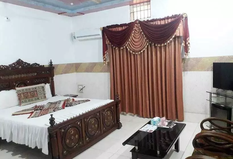 پانسیون Indus Guest House