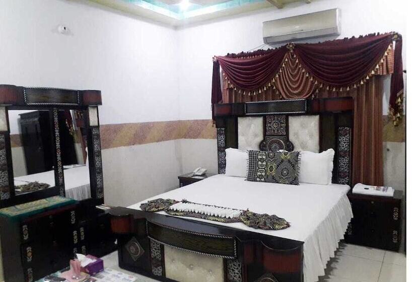 پانسیون Indus Guest House