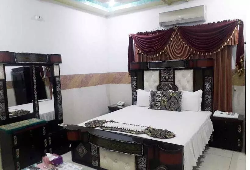 پانسیون Indus Guest House
