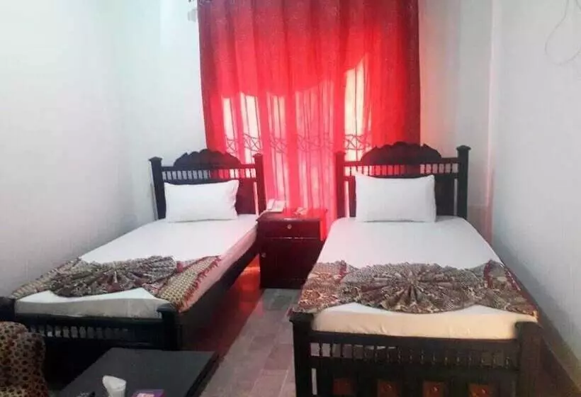 پانسیون Indus Guest House