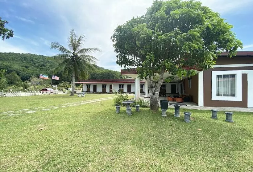 ペンション Oyo Home 90319 Ambong Bay Resthouse Homes