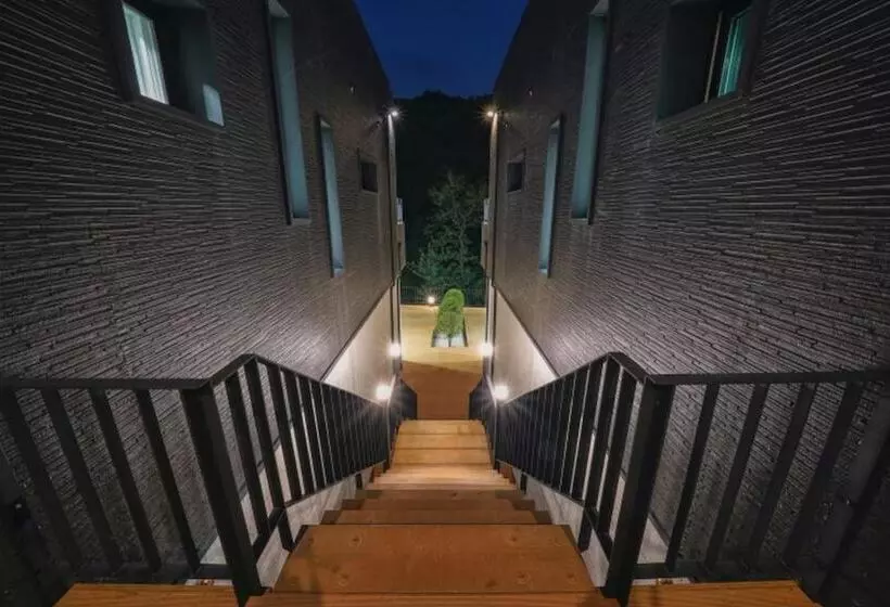 پانسیون Pocheon Forest Pool Villa