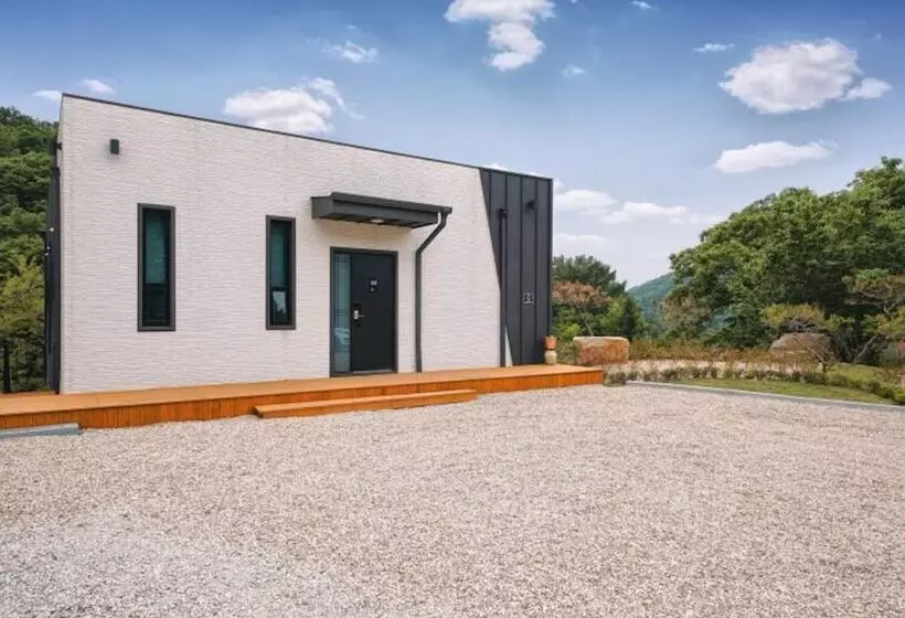 پانسیون Pocheon Forest Pool Villa
