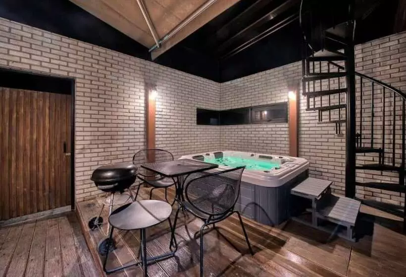 پانسیون Pocheon Forest Pool Villa