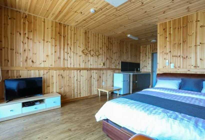 Seogwipo Gonmul Swimpang Pension