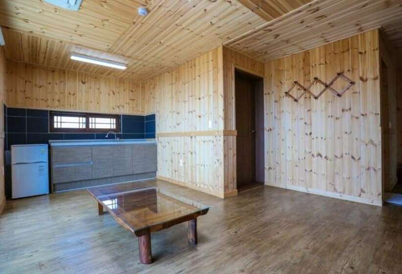 Seogwipo Gonmul Swimpang Pension