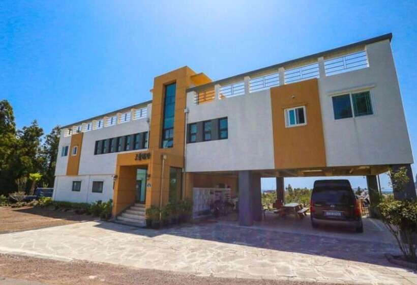 Seogwipo Gonmul Swimpang Pension