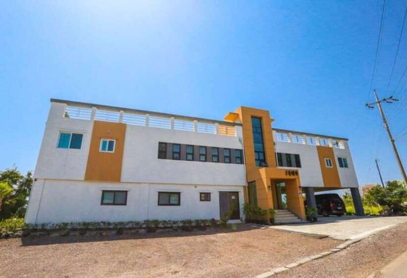 Seogwipo Gonmul Swimpang Pension