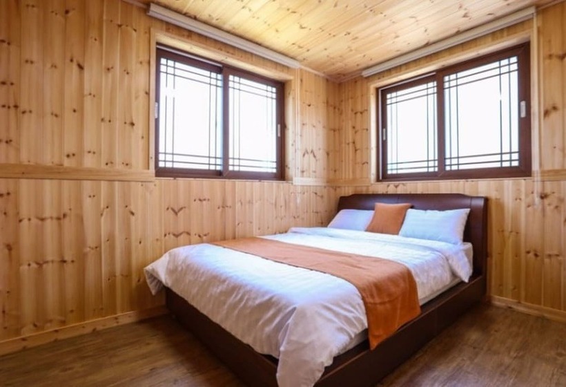 Seogwipo Gonmul Swimpang Pension