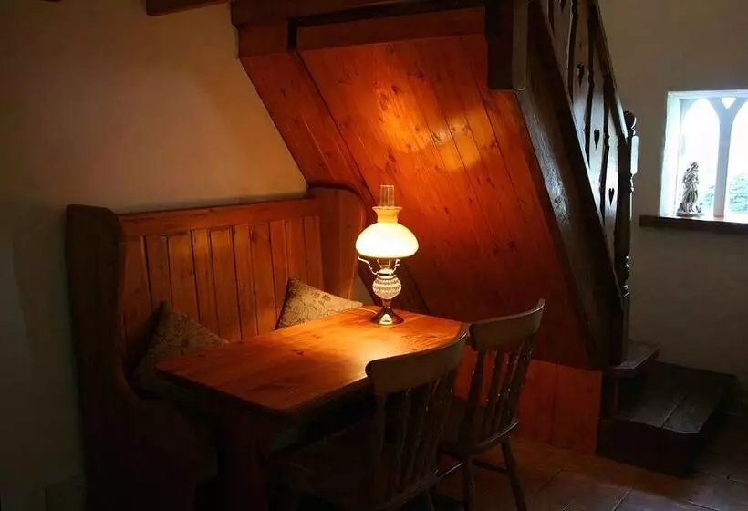 Snow White S House   Farm Park Stay With Hot Tub, Bbq & Fire Pit