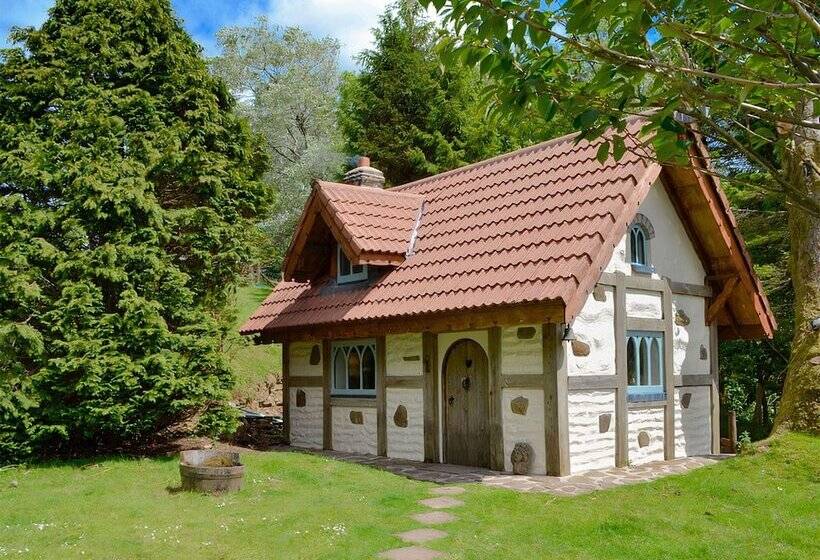 Snow White S House   Farm Park Stay With Hot Tub, Bbq & Fire Pit