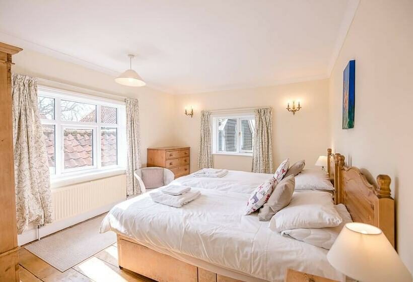 The Farmhouse, Boundary Farm, Framlingham