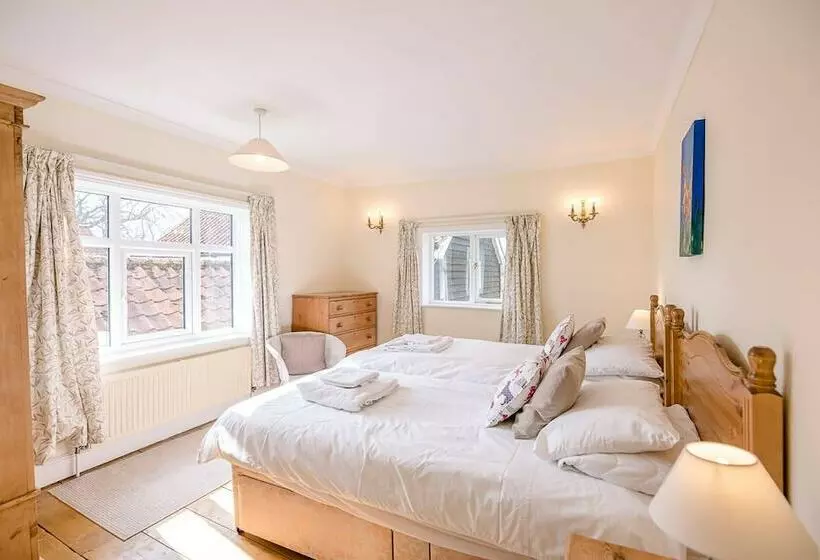 The Farmhouse, Boundary Farm, Framlingham