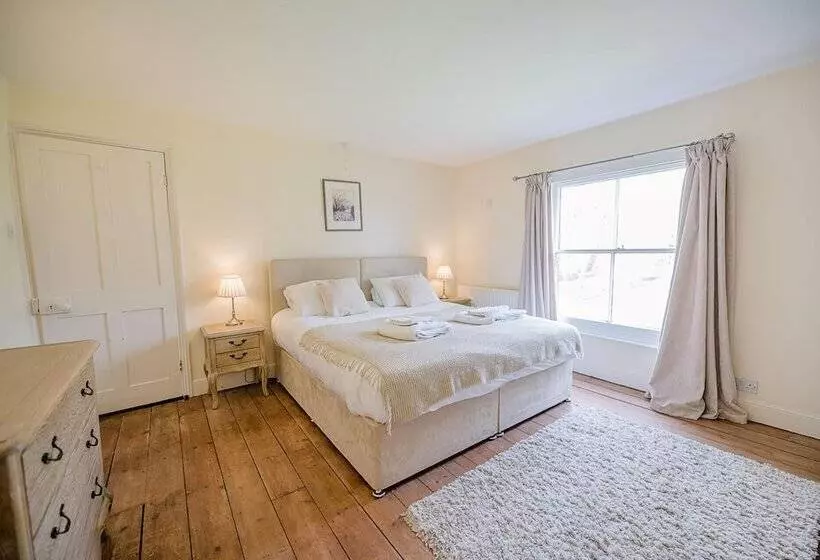 The Farmhouse, Boundary Farm, Framlingham