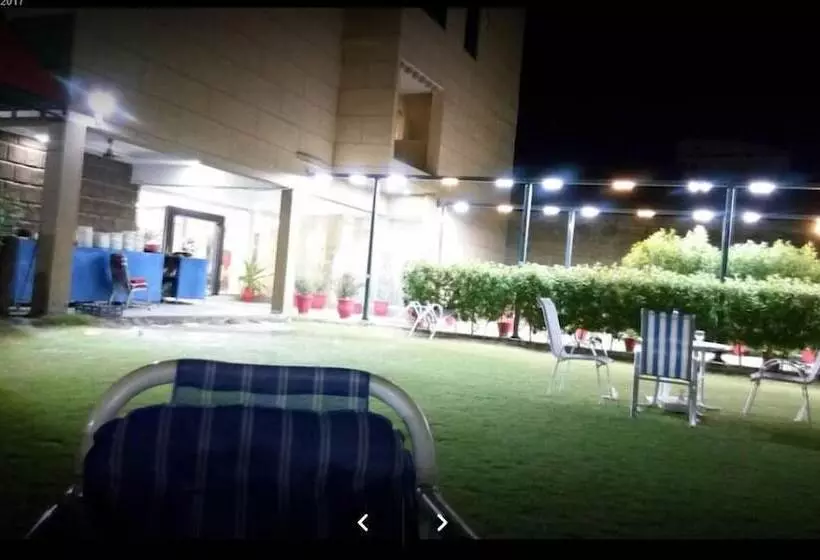 The Grand Hotel & Restaurant