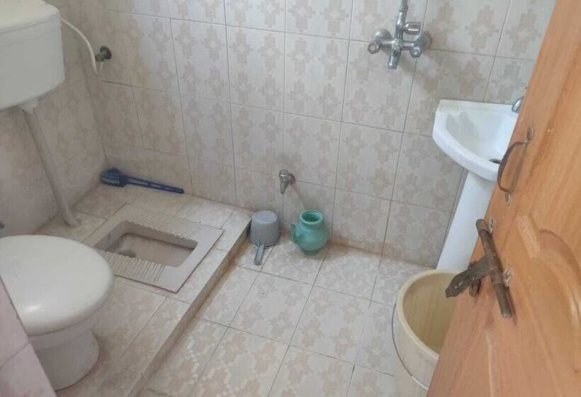 The Grand Hotel & Restaurant