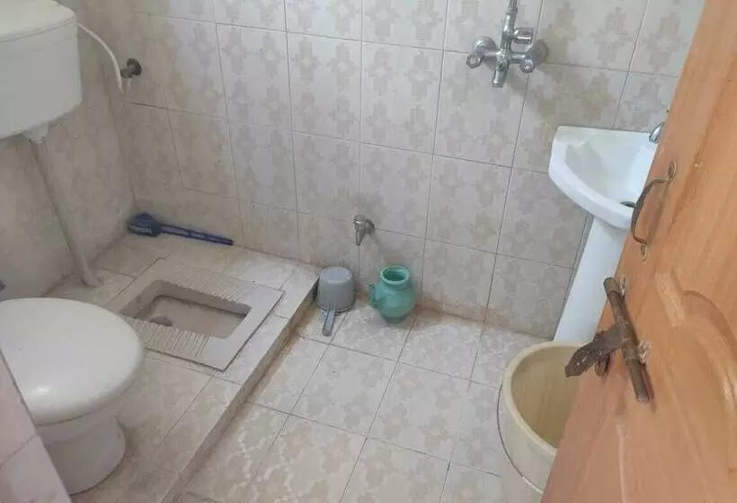 The Grand Hotel & Restaurant