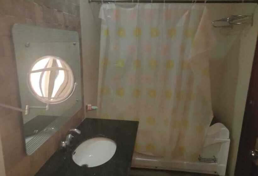 The Grand Hotel & Restaurant