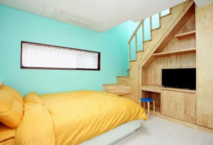 Yangyang Yachtrang Club House Pension