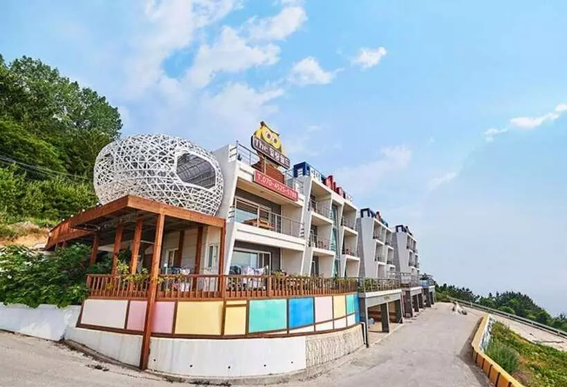 Yeongdeok Hyanguiteo Pension
