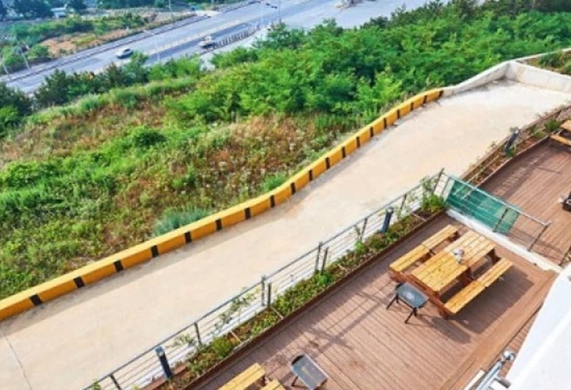 Yeongdeok Hyanguiteo Pension