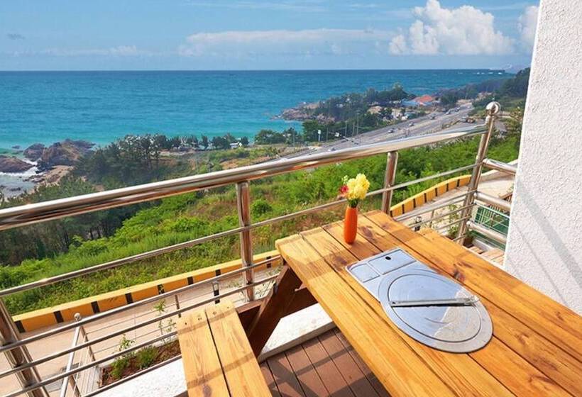 Yeongdeok Hyanguiteo Pension