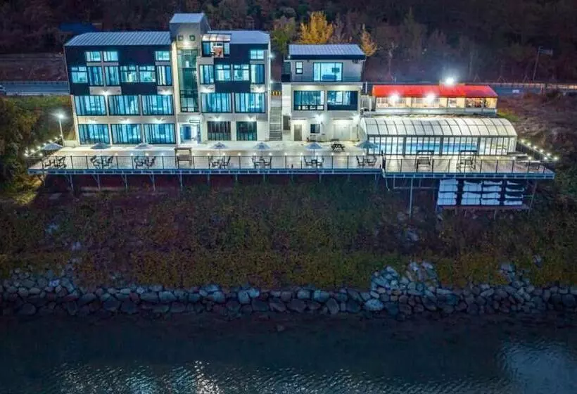 Yeosu Kpark Pension