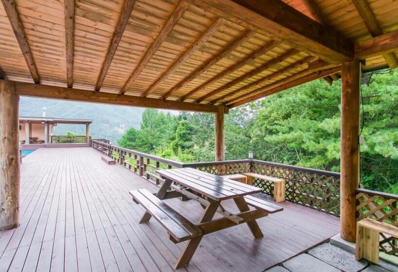 Youngwol Dudeokgol Hyu Pension