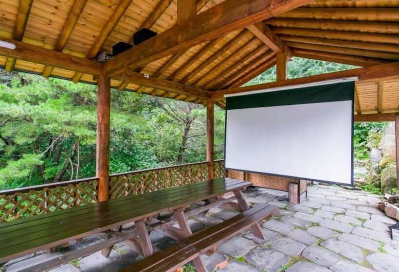 Youngwol Dudeokgol Hyu Pension